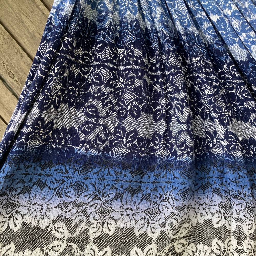 Skirt COLLECTIONS Floral Maxi Midi Boho Blue White Size Medium Stretches - Picture 6 of 10